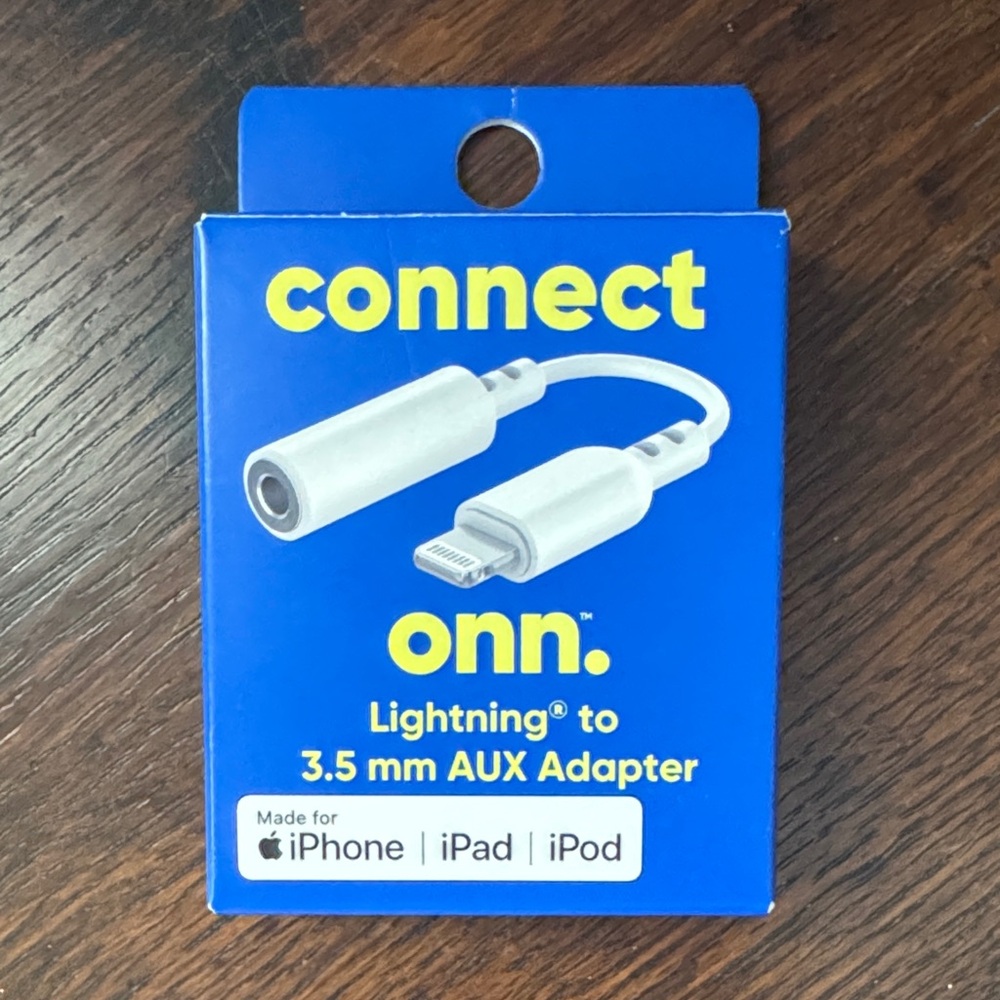 New Connect Onn. Lightning to 3.5 mm AUX Adapter for iPhone | iPad | iPod